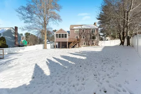 Exterior - 25 Wachusett Dr, Sutton, MA 01590 photo 2 of 10
