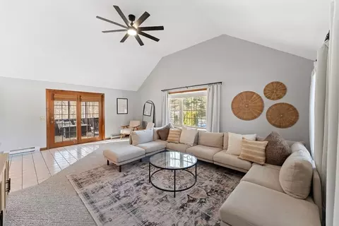 Living - 25 Wachusett Dr, Sutton, MA 01590 photo 2 of 4
