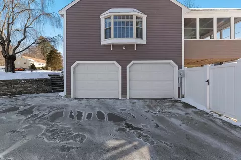 Exterior - 25 Wachusett Dr, Sutton, MA 01590 photo 7 of 10