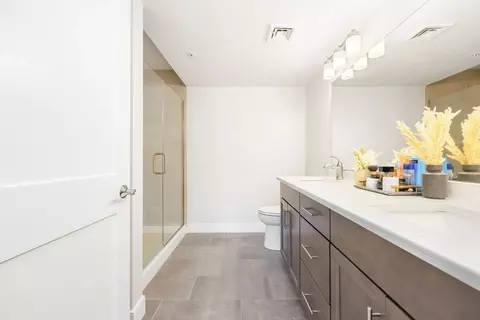 Bath - 269 Main St #1003, Reading, MA 01867 photo 2 of 4