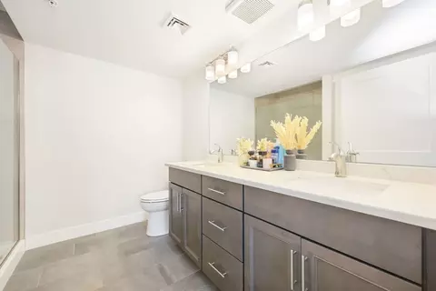 Bath - 269 Main St #1003, Reading, MA 01867 photo 1 of 4