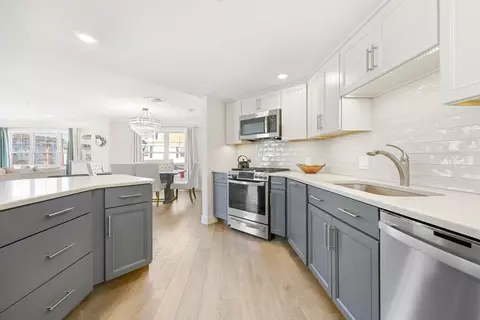 Kitchen - 269 Main St #1003, Reading, MA 01867 photo 2 of 3