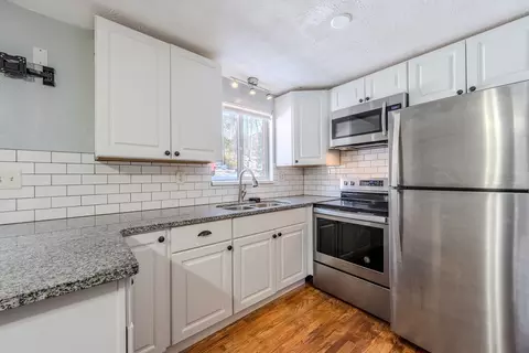645 Robbins Ave #50, Dracut, MA 01826