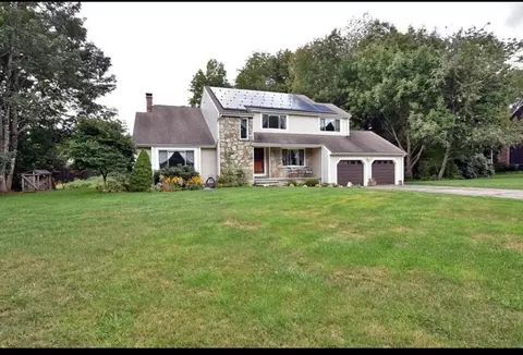 18 Liberty Hill Dr, Blackstone, MA 01504