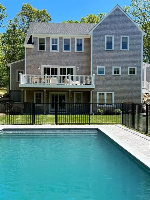 1526 Hyannis Rd, Barnstable, MA 02630
