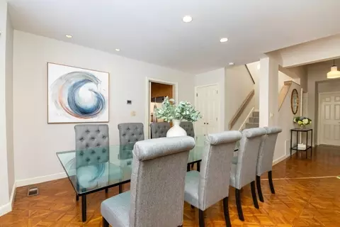 Dining - 9 Benjamin Pl #9, Chestnut Hill, MA 02467 photo 4 of 4