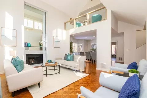 Living - 9 Benjamin Pl #9, Chestnut Hill, MA 02467 photo 3 of 3