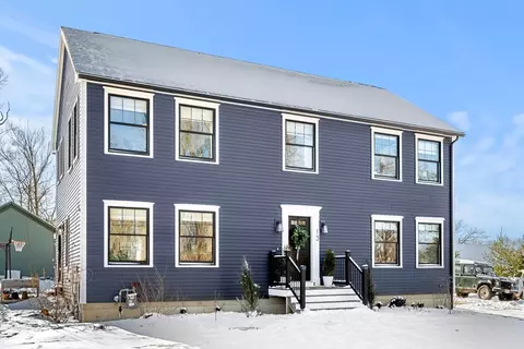 13 Merrill St, Amesbury, MA 01913