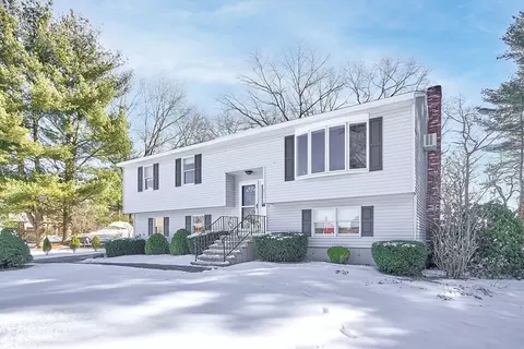 5 Holts Ln, Haverhill, MA 01830