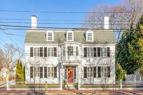 264 High St, Newburyport, MA 01950