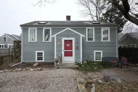 28 Crocker Dr #F, Barnstable, MA 02601