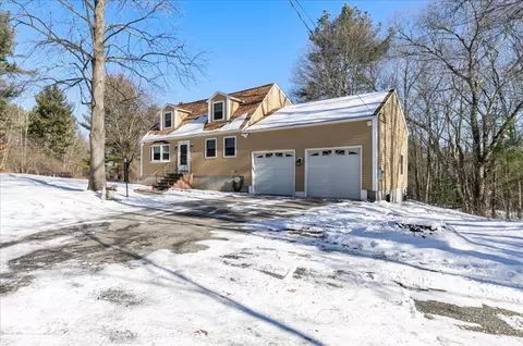 581 Forest St, Methuen, MA 01844 photo 2