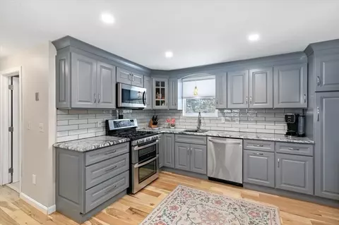 581 Forest St, Methuen, MA 01844 photo 8