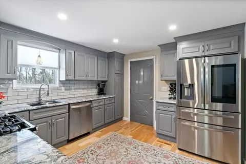 581 Forest St, Methuen, MA 01844 photo 7