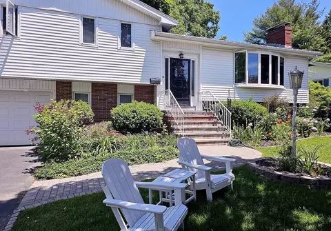 30 Tidewinds Ter, Marblehead, MA 01945