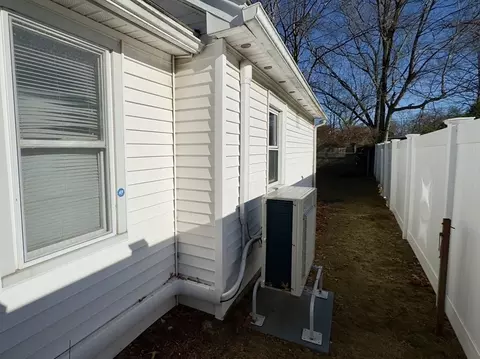 15 Alice St, Springfield, MA 01109 photo 5