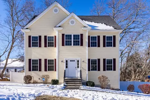 7 Woodbury Rd, Billerica, MA 01821