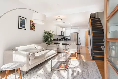 2 Earhart St #128, Cambridge, MA 02141
