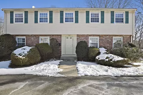 107 Vernon St #B, Wakefield, MA 01880