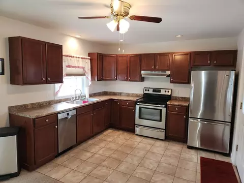 829 N Eastern Ave, Fall River, MA 02723 photo 3
