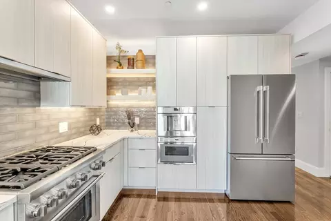 582 E Broadway #2, Boston, MA 02127