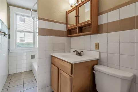 Bath - 157 Ingleside Ave, Worcester, MA 01604 photo 1 of 2