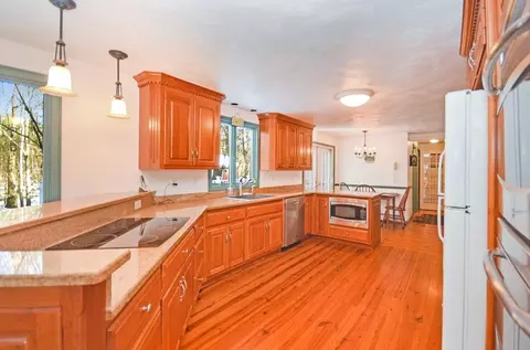 24 Hutchinson Rd, Sutton, MA 01590 photo 5