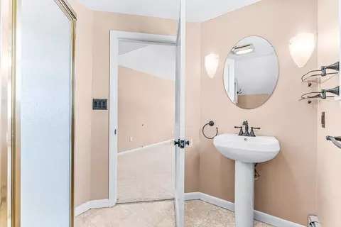 Bath - 79 High Plain Rd, Andover, MA 01810 photo 4 of 4