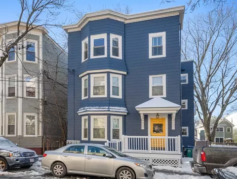 508 Green St #3, Cambridge, MA 02139