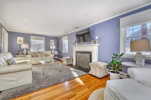 Living - 143 Gardner St, Hingham, MA 02043 photo 3 of 4