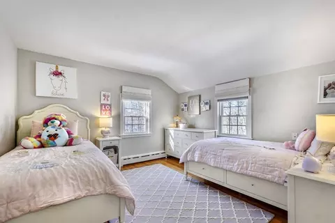 Bedroom - 143 Gardner St, Hingham, MA 02043 photo 4 of 7