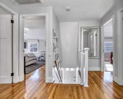 Entry Way - 143 Gardner St, Hingham, MA 02043 photo 2 of 5