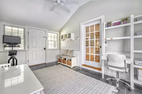 Entry Way - 143 Gardner St, Hingham, MA 02043 photo 4 of 5