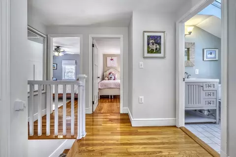 Entry Way - 143 Gardner St, Hingham, MA 02043 photo 3 of 5