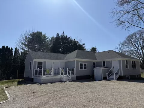 247 Old Barnstable Rd, Falmouth, MA 02536