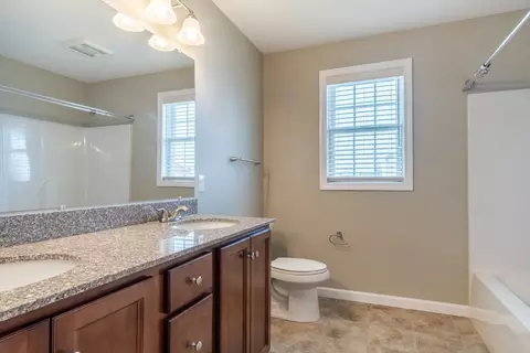 36 Wells St, Springfield, MA 01104 photo 18