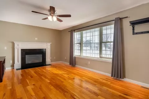 36 Wells St, Springfield, MA 01104 photo 6