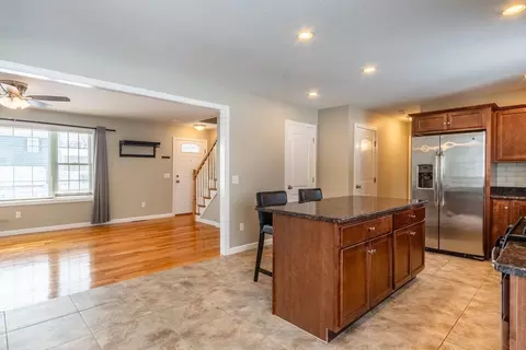 36 Wells St, Springfield, MA 01104 photo 7