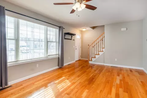 36 Wells St, Springfield, MA 01104 photo 5