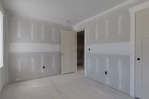 Bedroom - 202 Nourse Rd, Ashby, MA 01431 photo 10 of 12