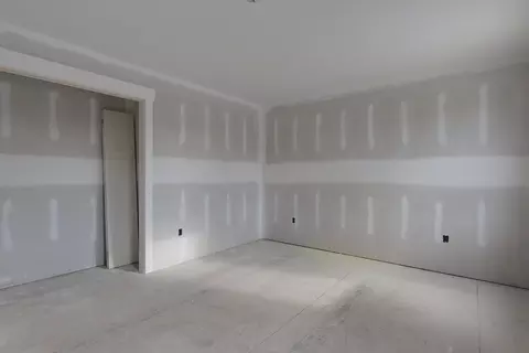 Bedroom - 202 Nourse Rd, Ashby, MA 01431 photo 4 of 12