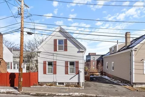 90 Flint St, Salem, MA 01970
