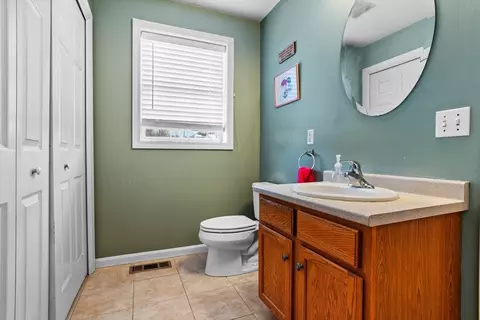 41 D St, Dracut, MA 01826 photo 17