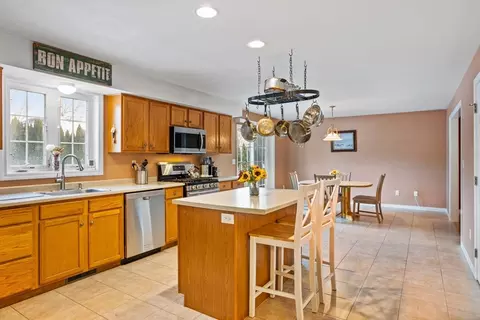 41 D St, Dracut, MA 01826 photo 9