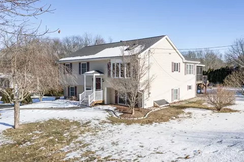 7 Burt St, Berkley, MA 02779 photo 5