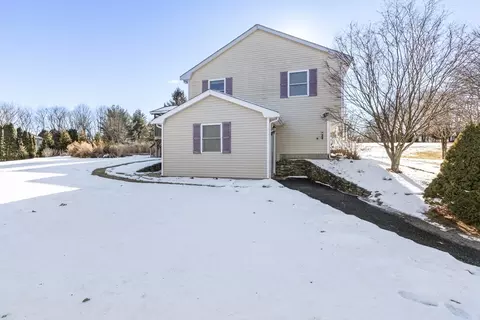 7 Burt St, Berkley, MA 02779 photo 4
