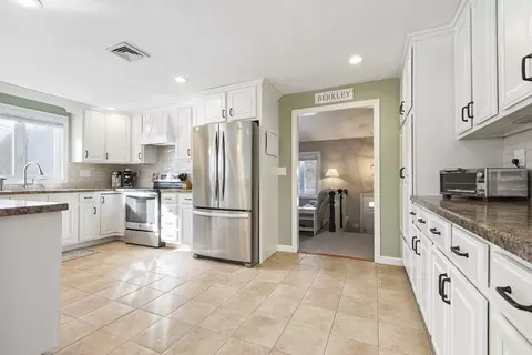 7 Burt St, Berkley, MA 02779 photo 15
