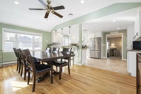 7 Burt St, Berkley, MA 02779 photo 17