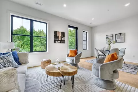 120 Moore St #P306, Boston, MA 02128