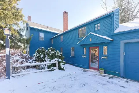42 Hollis St, Holliston, MA 01746